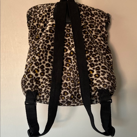 VTG 90’s Y2K Fur-Totes Leopard Print Soft and Plush Backpack  Adj Straps (OSFM) - Picture 3 of 9